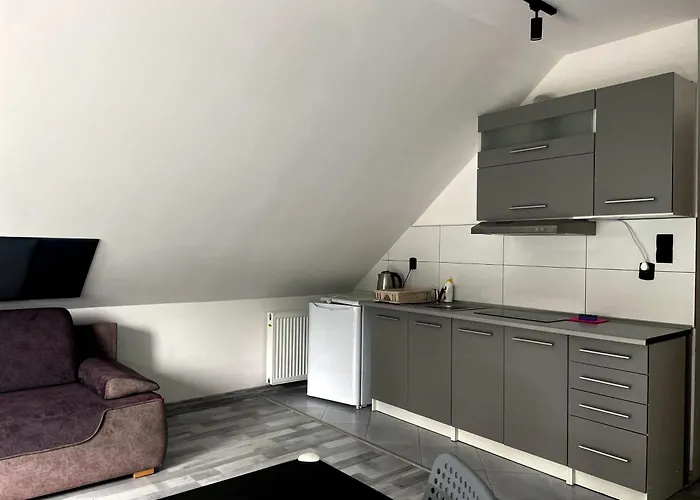 Wynajem Pokoi Julia Vendégház Krynica Morska