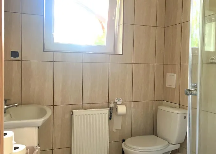 Wynajem Pokoi Julia Vendégház Krynica Morska