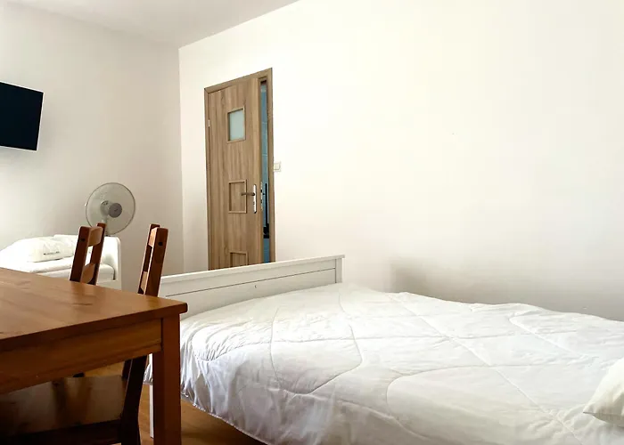 Wynajem Pokoi Julia Vendégház